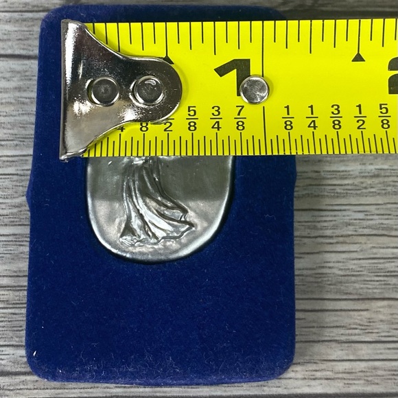 Russ Berrie & Co. Peace, Harmony and Love
Pewter Pocket Guardian Angel. - Picture 8 of 9